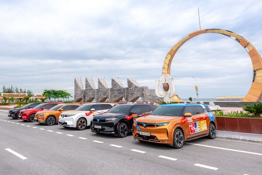 Bán xe xăng lên đời xe điện, chủ xe VinFast VF 9 xuýt xoa: “Biết xe xịn thế này đã sớm mua vài chiếc”