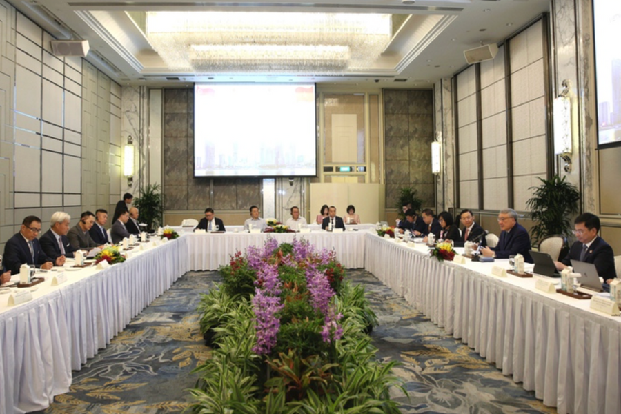 Thu hút nguồn lực Singapore phát triển trung tâm tài chính