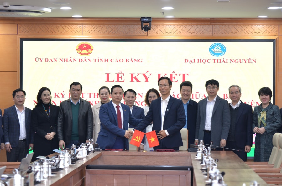 UBND tỉnh Cao Bằng và Đại học Thái Nguyên ký thỏa thuận hợp tác hướng tới thành lập phân hiệu đại học