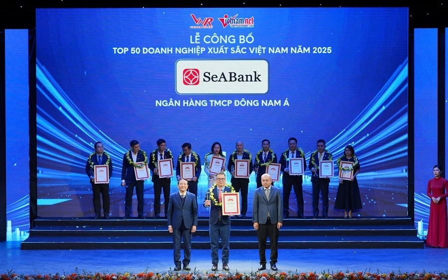 Hai giải thưởng uy tín ghi nhận chiến lược phát triển bền vững của SeABank