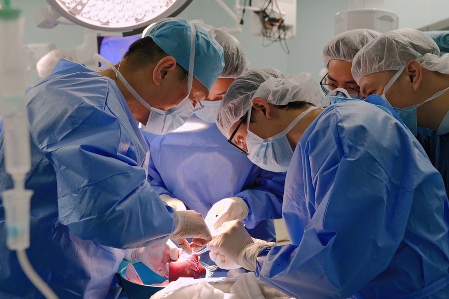 Kỳ tích ghép gan cho bé gái gần 1 tuổi, cân nặng chỉ 5,3 kg tại Vinmec Times City