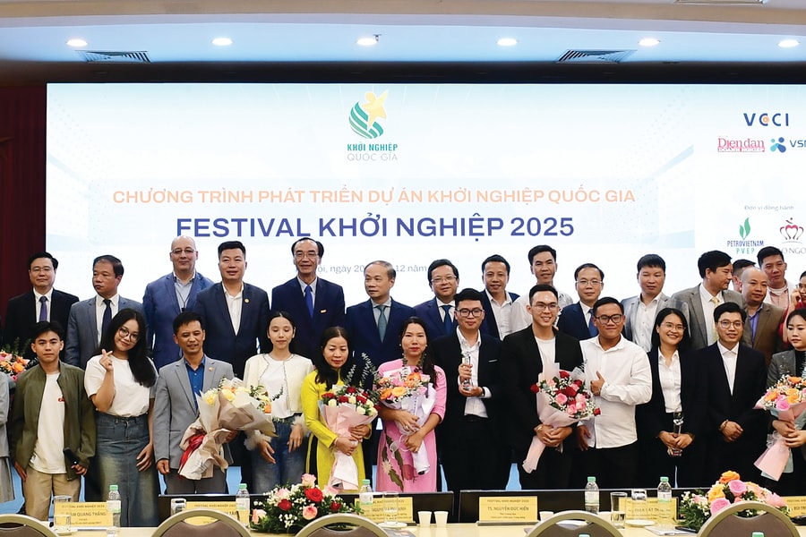 Đi qua mùa ươm mầm