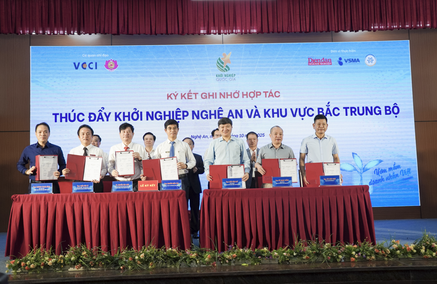 Thành công không giữ cho riêng mình và hành trình trở về của doanh nhân xứ Nghệ