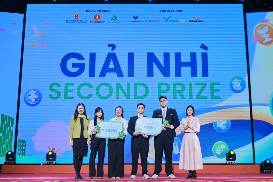 Cặp học sinh Đắk Lắk và Hà Nội giành quán quân Cuộc thi Tiếng nói Xanh mùa 3