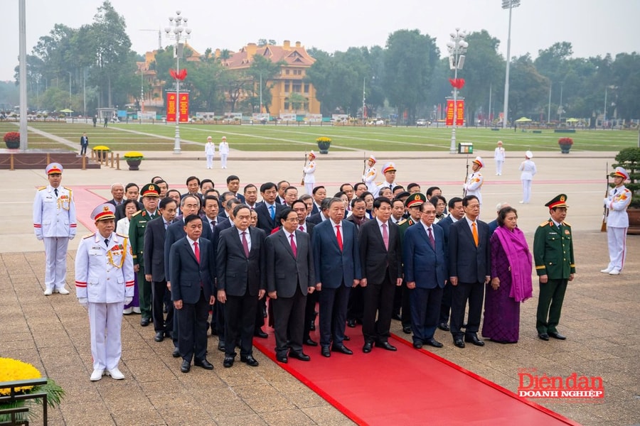Lãnh đạo Đảng, Nhà nước vào Lăng viếng Chủ tịch Hồ Chí Minh nhân dịp kỷ niệm 96 năm thành lập Đảng
