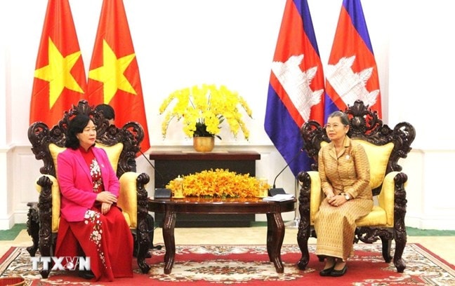 Củng cố và vun đắp quan hệ hợp tác giữa hai Đảng, hai nước Việt Nam-Campuchia