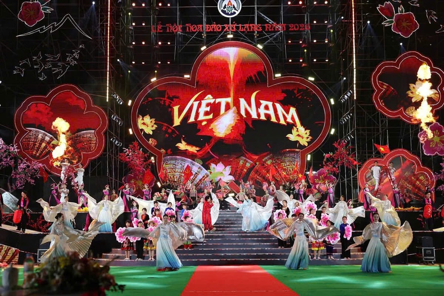 Sắc đào hội tụ, kết nối muôn phương