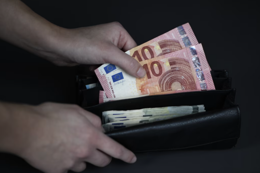 Lạm phát Eurozone dưới mục tiêu, mở dư địa thị trường EU