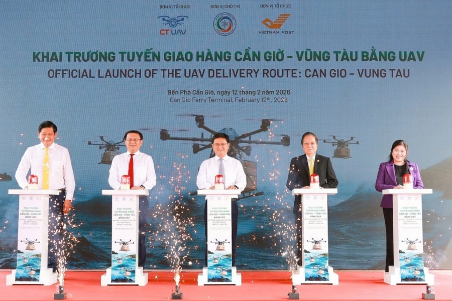 Thành phố đầu tiên ở ASEAN bay biển giao hàng bằng UAV