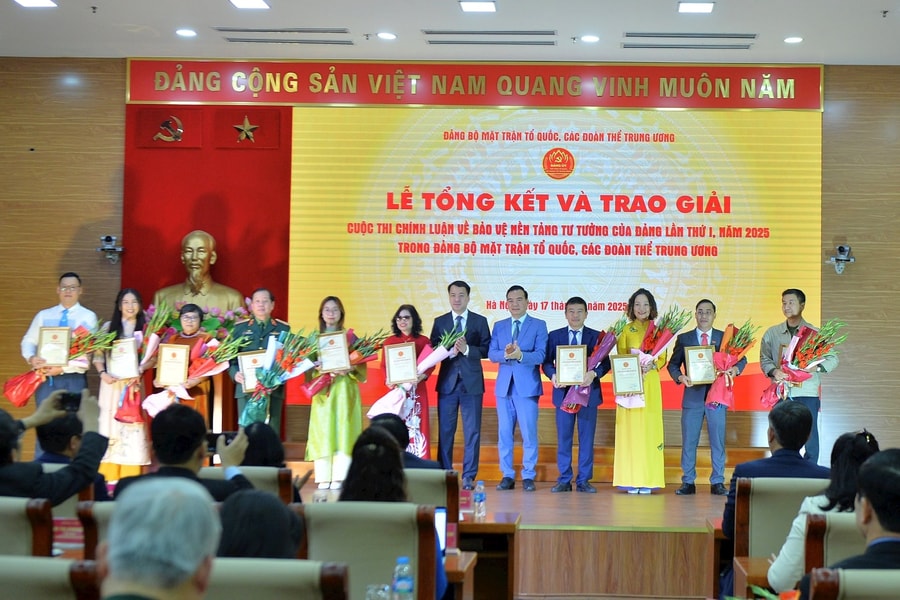 Bảo vệ nền tảng tư tưởng của Đảng trong doanh nghiệp tư nhân