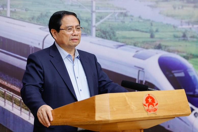 Thủ tướng: “Không lãng phí một ngày” với các dự án đường sắt
