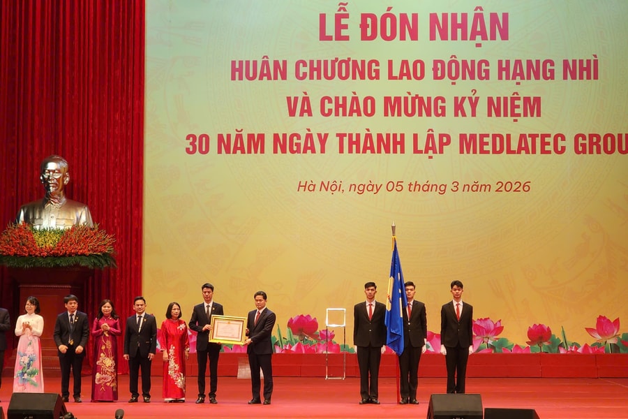 Hệ thống Y tế MEDLATEC Kỷ niệm 30 năm ngày thành lập và Đón nhận Huân chương Lao động hạng Nhì