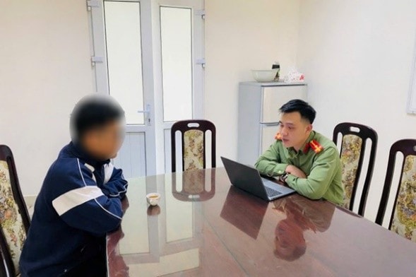 Hà Nội: Tung tin thất thiệt về tăng giá xăng để bán xe điện, một nhân viên bị phạt 7,5 triệu đồng