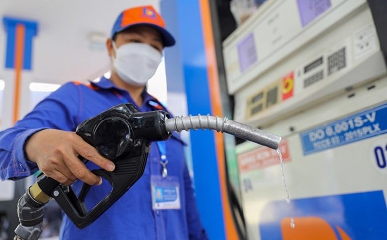 Bảo đảm nguồn cung xăng dầu cho doanh nghiệp và người dân