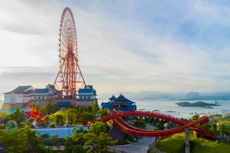 Tới Hạ Long đi đâu ngoài Vịnh kỳ quan?