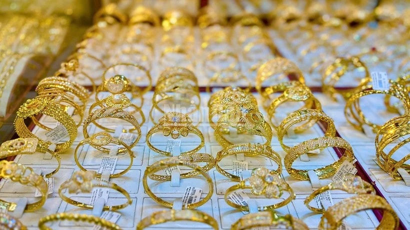 Giá vàng ngày 20/3: Giá vàng trong nước, thế giới chưa dừng đà "lao dốc"