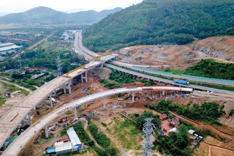 Gỡ khó nhà thầu hạ tầng