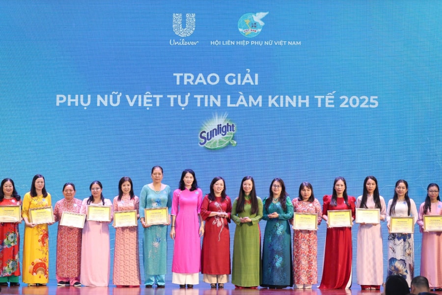 Trao 30 giải ý tưởng khởi nghiệp trong chương trình Phụ nữ Việt tự tin làm kinh tế