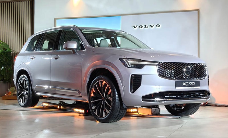 Volvo XC90 mới nhiều thay đổi về thiết kế và công nghệ, giá rẻ bất ngờ