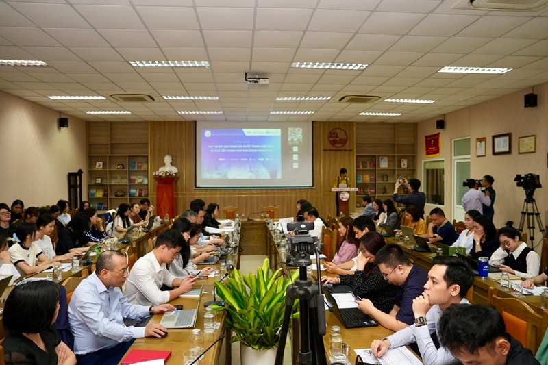 Hoàn thiện phương thức thủ tục rút gọn trong giải quyết các tranh chấp dạng chuỗi