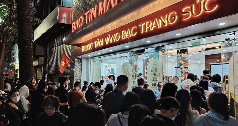 Mua vàng cầm “giấy hẹn”: Giữ "giá" hay giữ rủi ro?