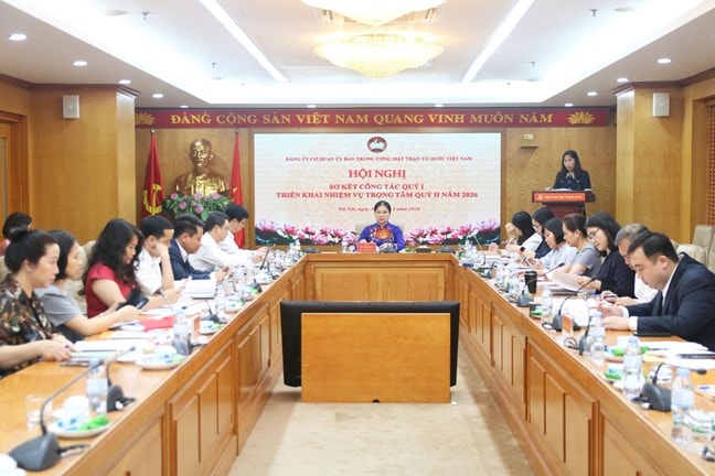 Đảng ủy Cơ quan UBTƯ MTTQ Việt Nam tổ chức Hội nghị sơ kết công tác Quý I năm 2026 và trao tặng Huy hiệu 30 năm tuổi Đảng