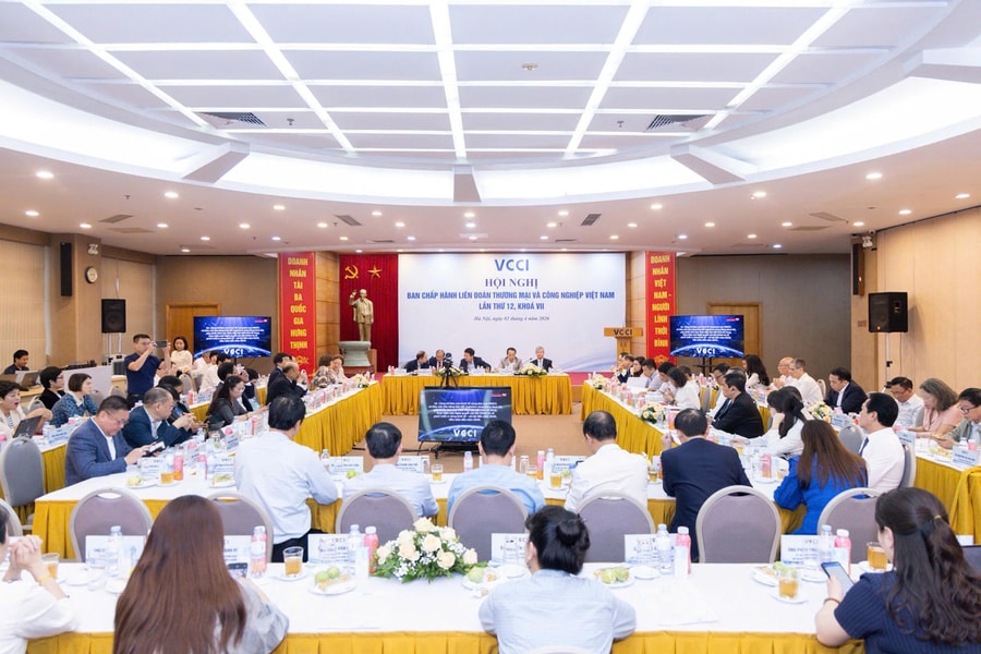 Hội nghị Ban Chấp hành VCCI lần thứ 12 nhiệm kỳ 2021-2026: kiến tạo dư địa mới cho doanh nghiệp phát triển