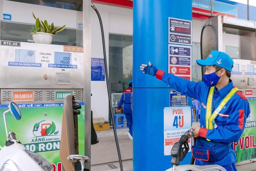Nguồn cung xăng dầu trong nước được bảo đảm đến hết tháng 4