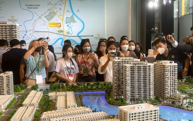 Cổ phiếu bất động sản áp lực từ mặt bằng lãi suất tăng?