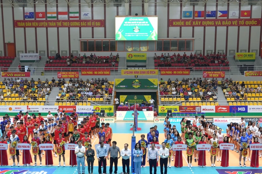 Phân bón Cà Mau cùng bóng chuyền Việt Nam chinh phục đỉnh cao