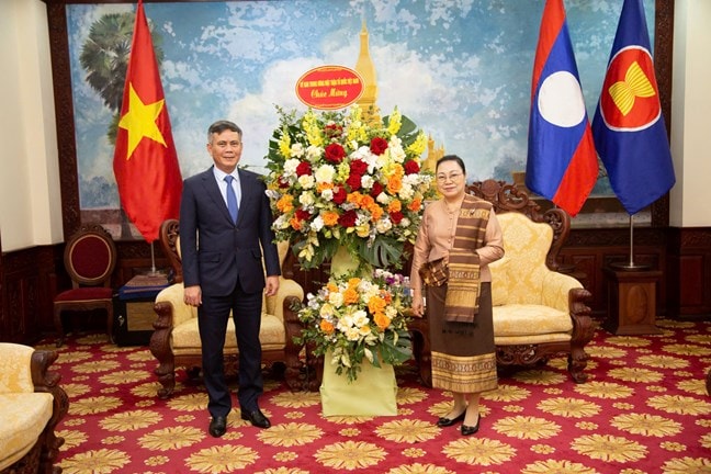 MTTQ Việt Nam thăm, chúc Tết Bunpimay Đại sứ quán Lào tại Hà Nội