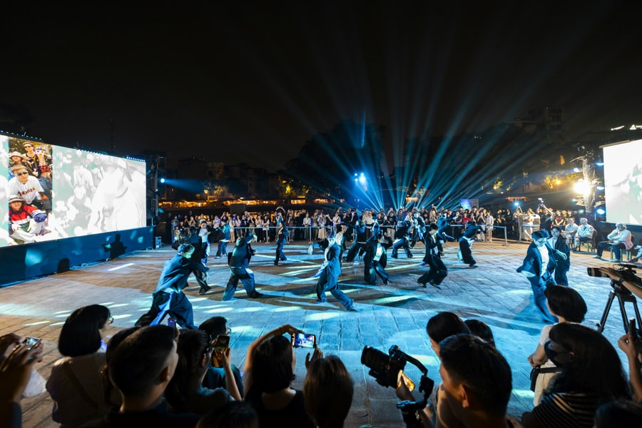 Vũ đạo “NƯỚC” kết nối EU và thế hệ trẻ Việt Nam trước biến đổi khí hậu