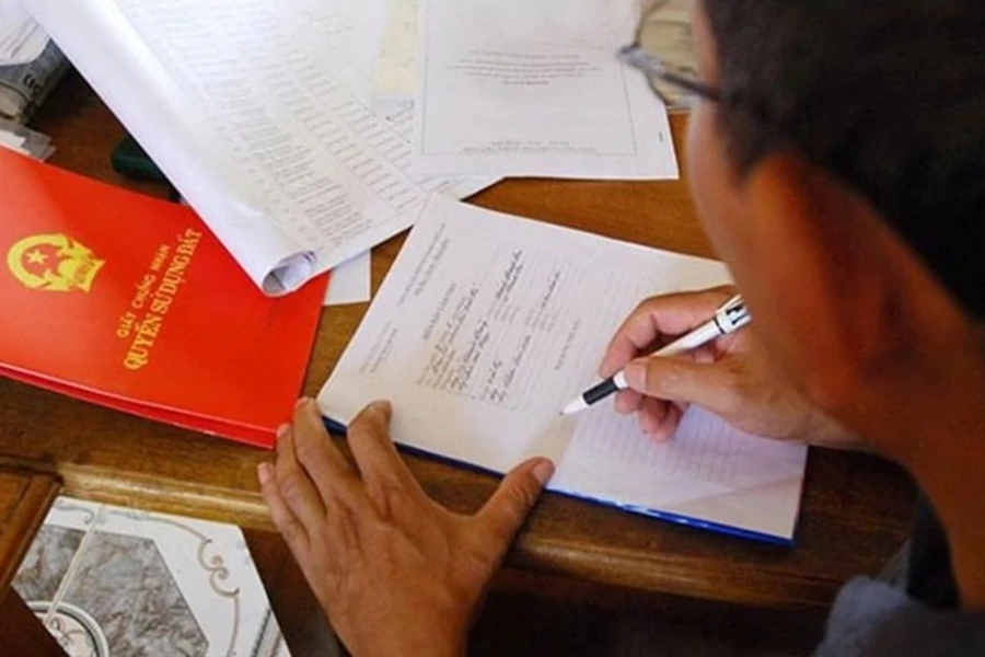 Nguy cơ rủi ro pháp lý từ hợp đồng đặt cọc công chứng