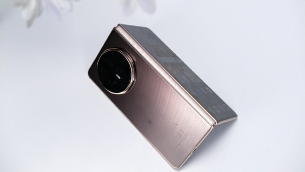 Honor Magic V5: Chiếc smartphone gập 'siêu mẫu' thay thế hoàn toàn máy tính bảng cho doanh nhân?