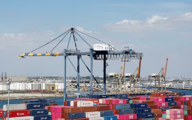 THUẾ QUAN HOA KỲ: Hơn 56.000 nhà nhập khẩu đăng ký nhận hoàn thuế 127 tỷ USD