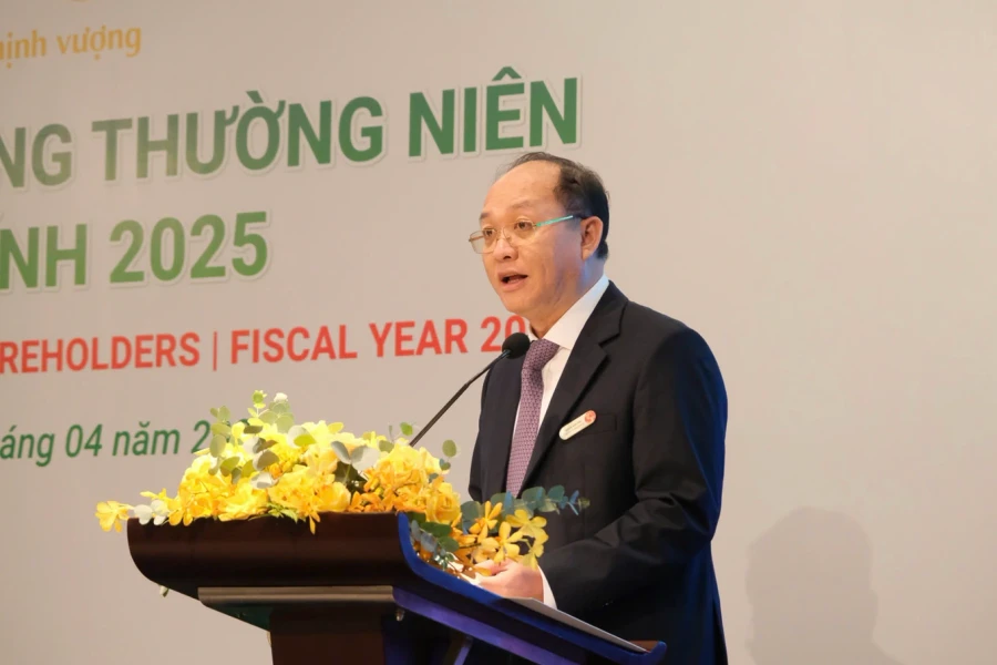 Chứng khoán Rồng Việt thừa nhận bất lợi vốn khi không có ngân hàng hậu thuẫn