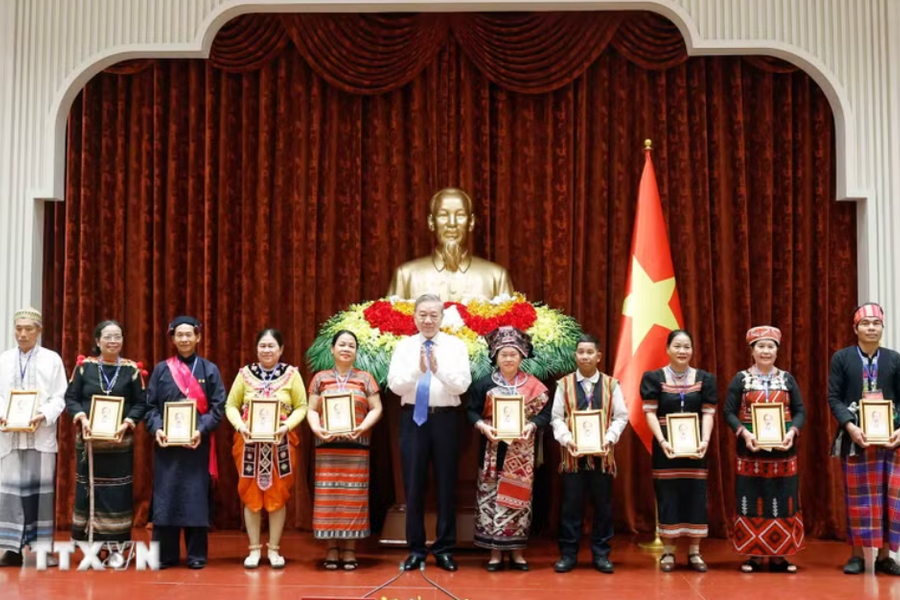 Tổng Bí thư, Chủ tịch nước: Già làng, trưởng bản góp phần củng cố khối đại đoàn kết toàn dân tộc