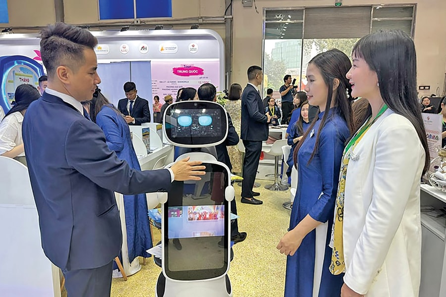 Tái cấu trúc du lịch từ dữ liệu và AI