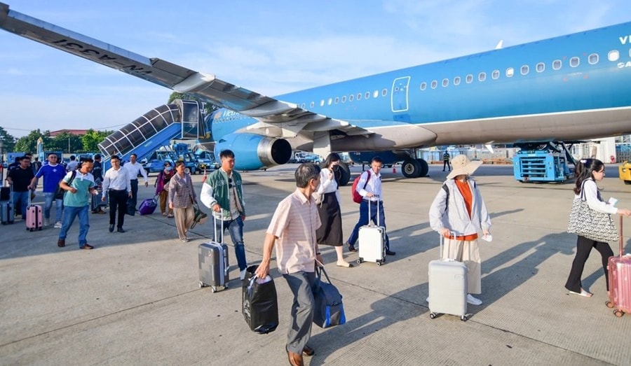 Điểm tin du lịch ngày 21.4: Cháy vé máy bay dịp lễ 30.4; Sa Pa ghi dấu trên báo chí quốc tế