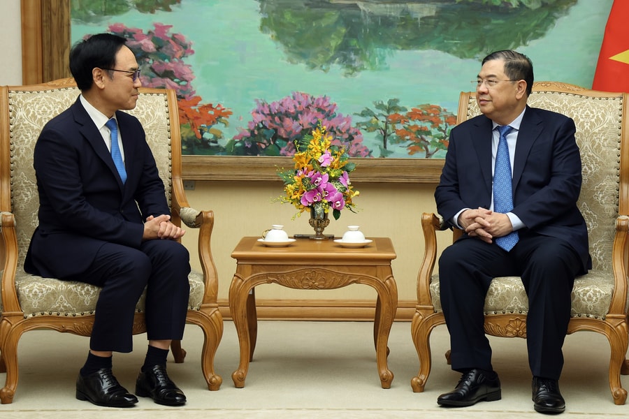 Phó Thủ tướng Thường trực Phạm Gia Túc tiếp lãnh đạo Hyundai Rotem, mở rộng hợp tác công nghiệp đường sắt