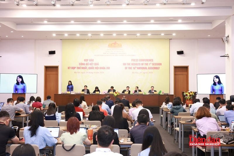 Kỳ họp thứ Nhất, Quốc hội đã xem xét, thông qua 09 Luật, 05 Nghị quyết quy phạm pháp luật