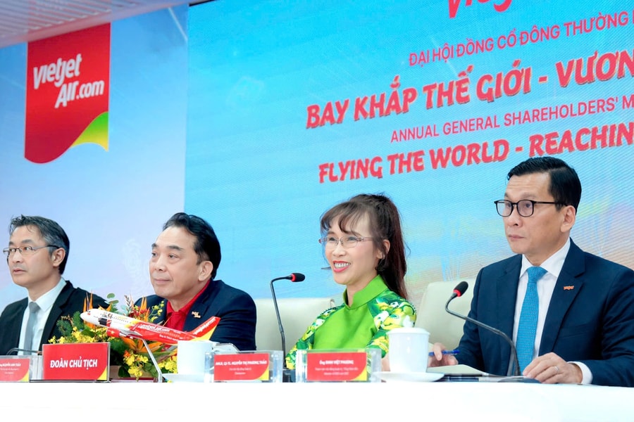 ĐHĐCĐ Vietjet 2026: Lãi lớn 2025, chia cổ tức 30%, mở rộng mạng bay quốc tế