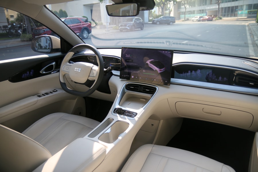 Trời nắng nóng, dùng ôtô điện chơi Lễ cần lưu ý gì?