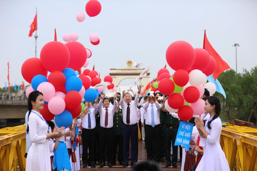 Tổng Bí thư, Chủ tịch nước Tô Lâm dự Lễ Thượng cờ "Thống nhất non sông" tại Quảng Trị