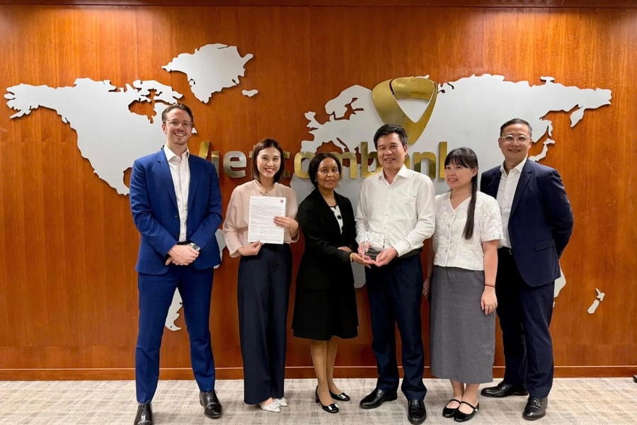Vietcombank được Wells Fargo Bank vinh danh về chất lượng thanh toán xuất sắc