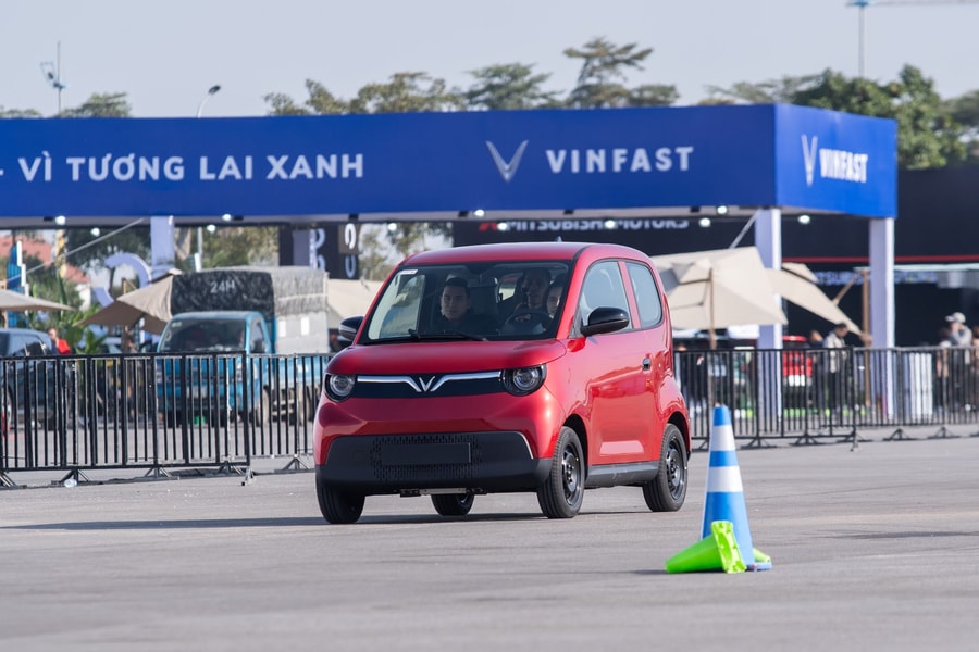 VinFast Green hút tài xế dịch vụ vì mua xe 0 đồng, chạy là có lời