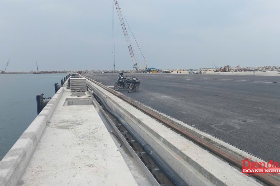 Quảng Trị: “bài toán” dòng hàng cho sân bay, cảng biển