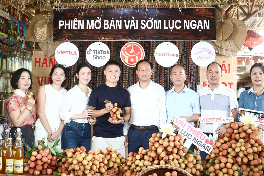Lãnh đạo tỉnh livestream bán vải: Cú “chốt đơn” làm nóng nông sản Bắc Ninh