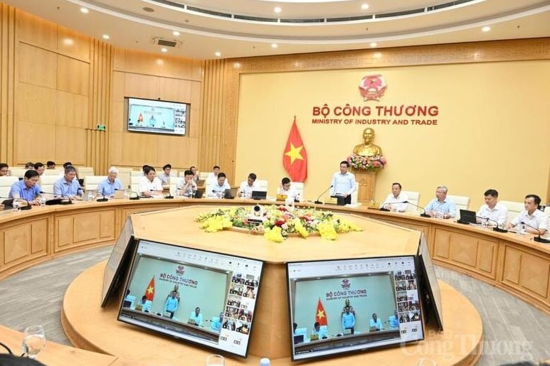 Giữ vận hành an toàn hệ thống điện quốc gia giữa 'bão lửa' kỷ lục
