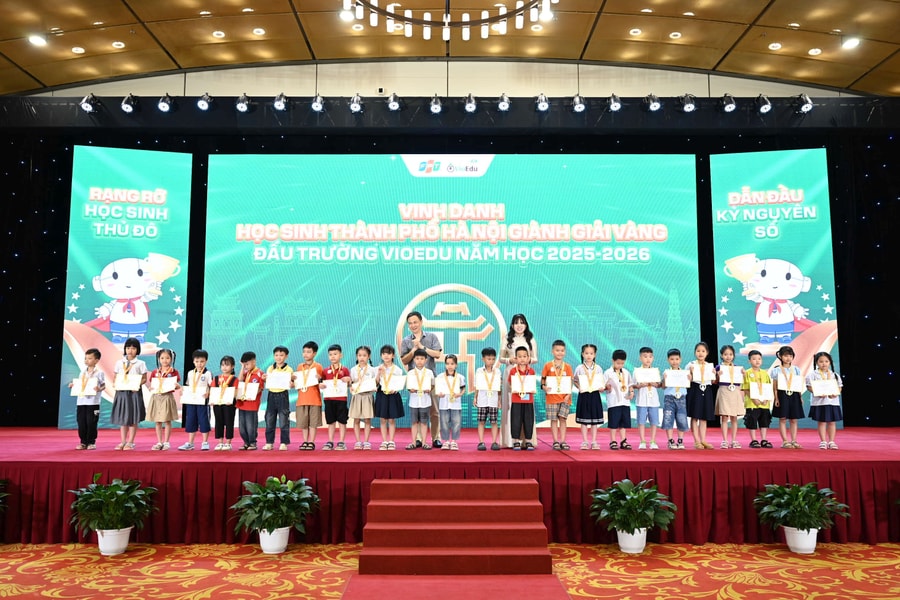 Hành trình vinh danh xuyên Việt: VioEdu mang lễ trao giải đến mọi miền đất nước